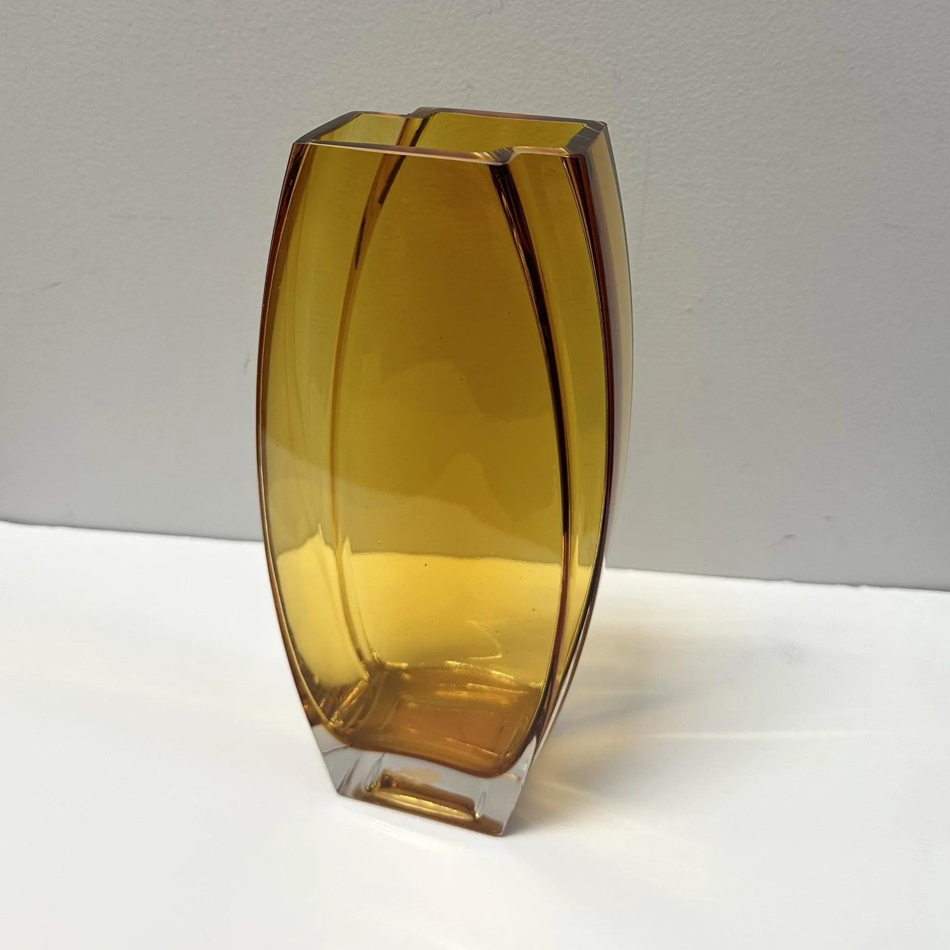 HMS Luxury 11\" Amber Lead-Free Crystal Tabletop Vase Modern Transparent Glaze for Home Decor Flower & Party Decorative Purpose