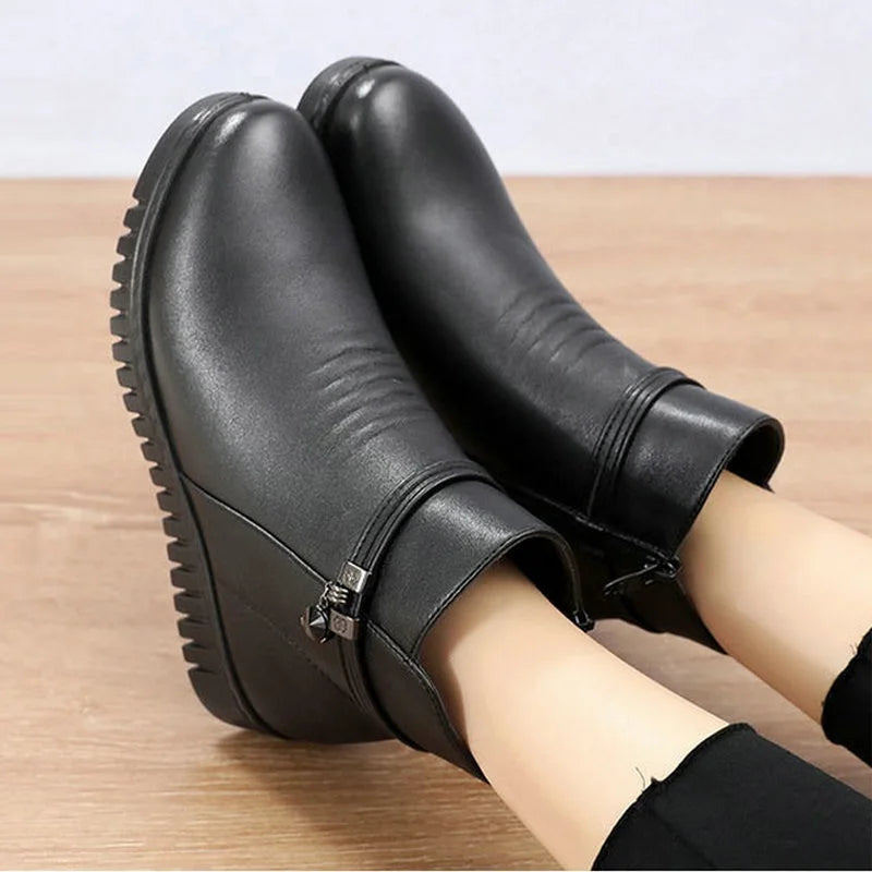 Autumn Winter Fashion Boots Women Leather Ankle Warm Boots women's casual ankle boots mother flat warm non-slip cotton shoes