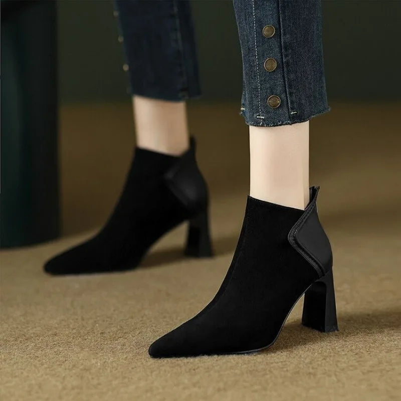 Point Toe Boots for Women Carved Flowers Heels Boots Zipper Western Designer Lady Heel Boots Retro Comfortable Pumps Botas Mujer