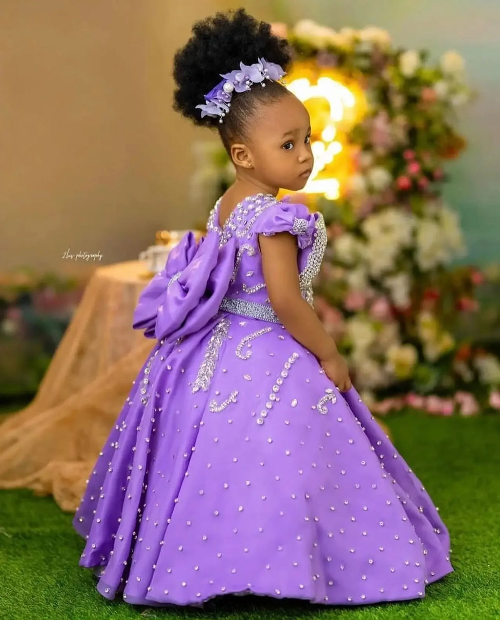 Luxury Lavender Girls Birthday Dress Beading With Bow Floral Flower Girl Dresses Queen Ball Gowns for Wedding Party Customized